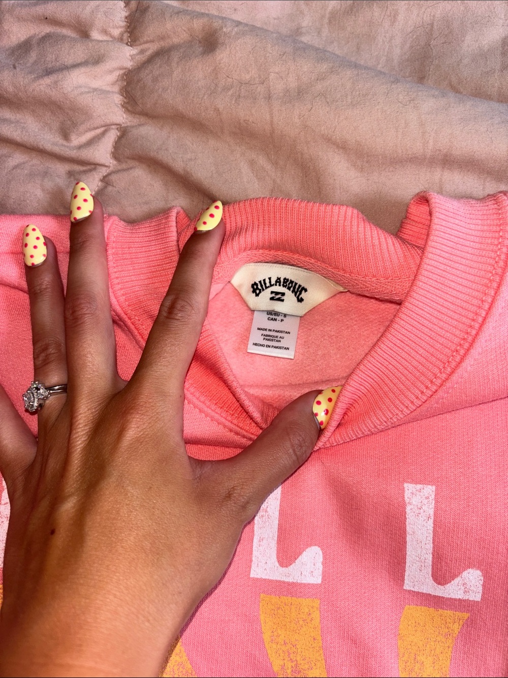 Billabong Coral Pink Crewneck Sweatshirt with Yellow Sun Graphic - Picture 3 of 4